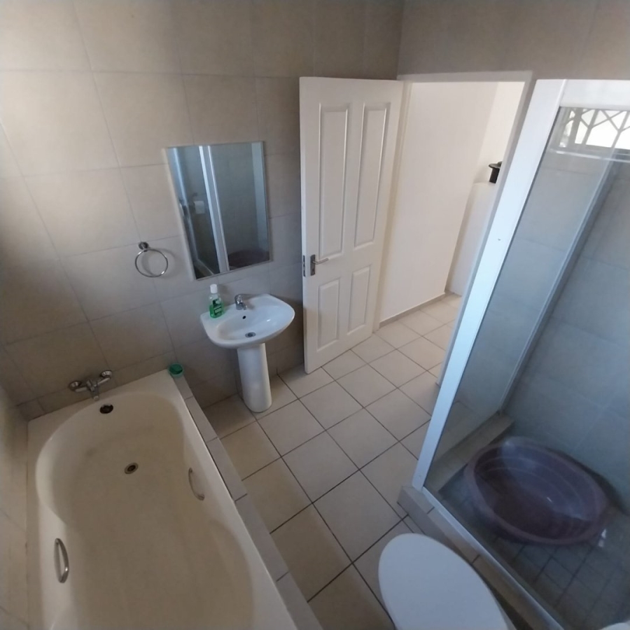 3 Bedroom Property for Sale in Brentwood Park AH Gauteng