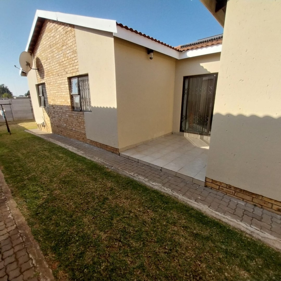 3 Bedroom Property for Sale in Brentwood Park AH Gauteng