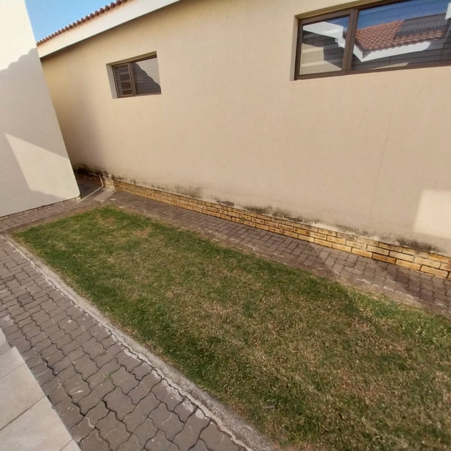 3 Bedroom Property for Sale in Brentwood Park AH Gauteng