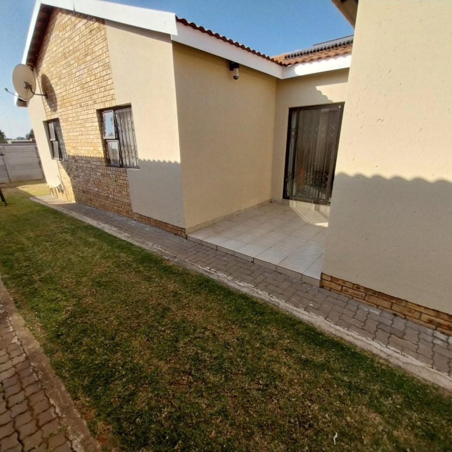 3 Bedroom Property for Sale in Brentwood Park AH Gauteng