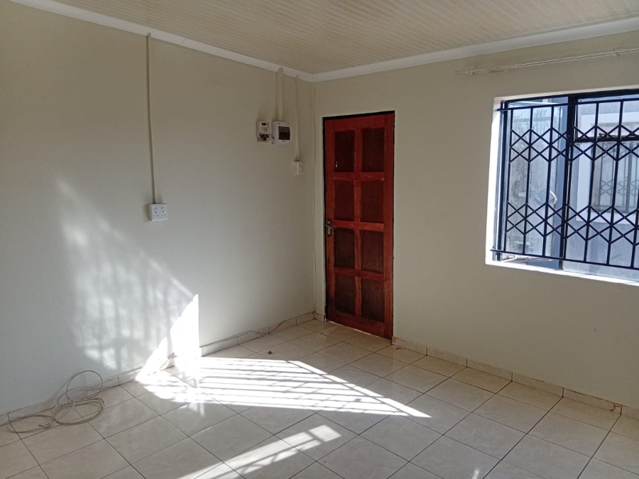 1 Bedroom Property for Sale in Chris Hani Gauteng