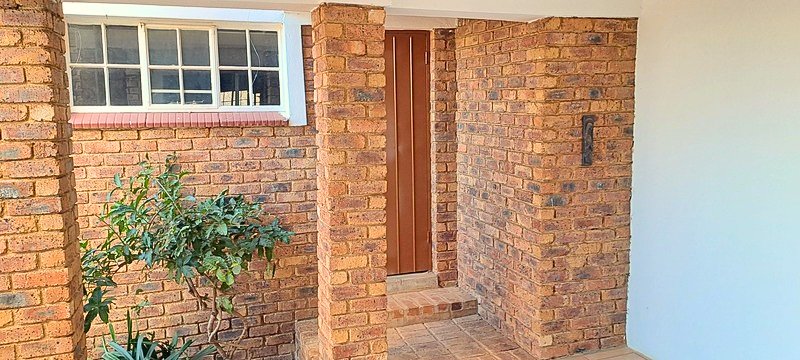To Let 2 Bedroom Property for Rent in Honeydew Gauteng
