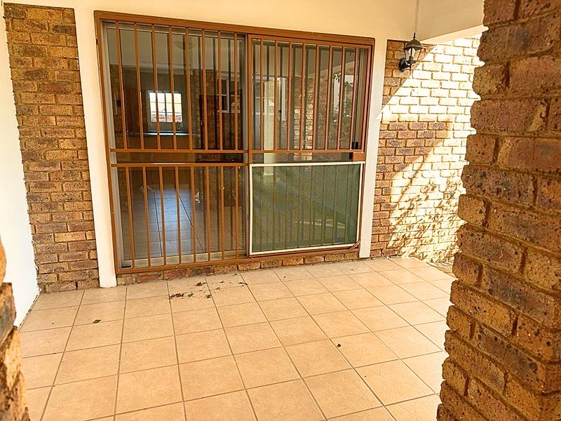 To Let 2 Bedroom Property for Rent in Honeydew Gauteng