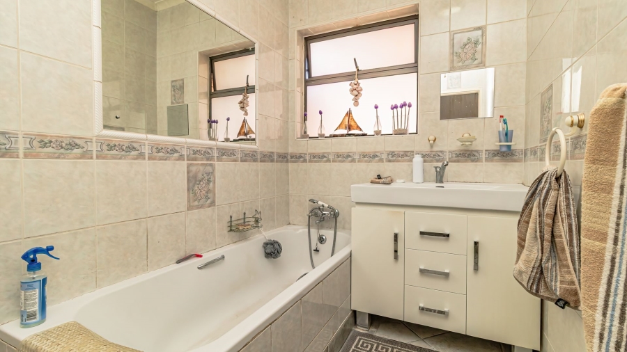 3 Bedroom Property for Sale in Dal Fouche Gauteng