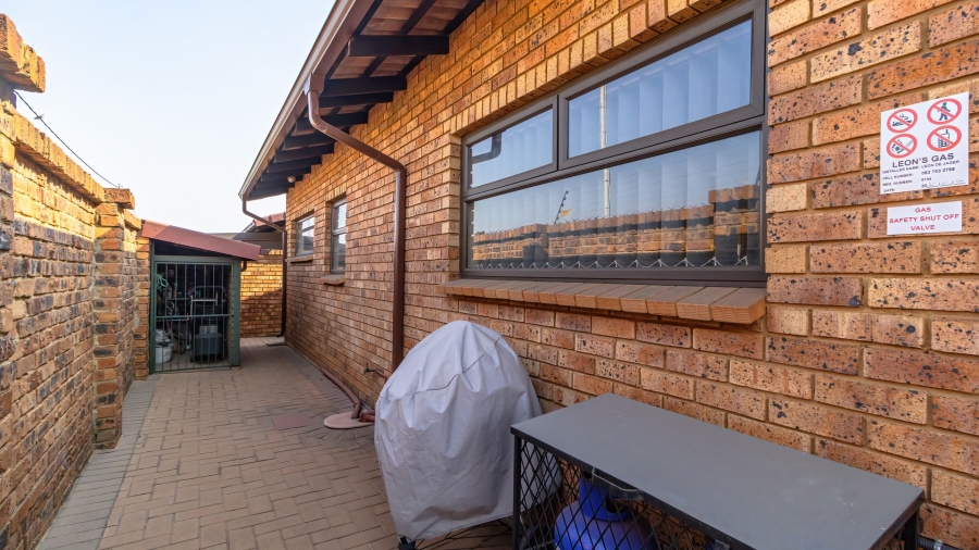 3 Bedroom Property for Sale in Dal Fouche Gauteng
