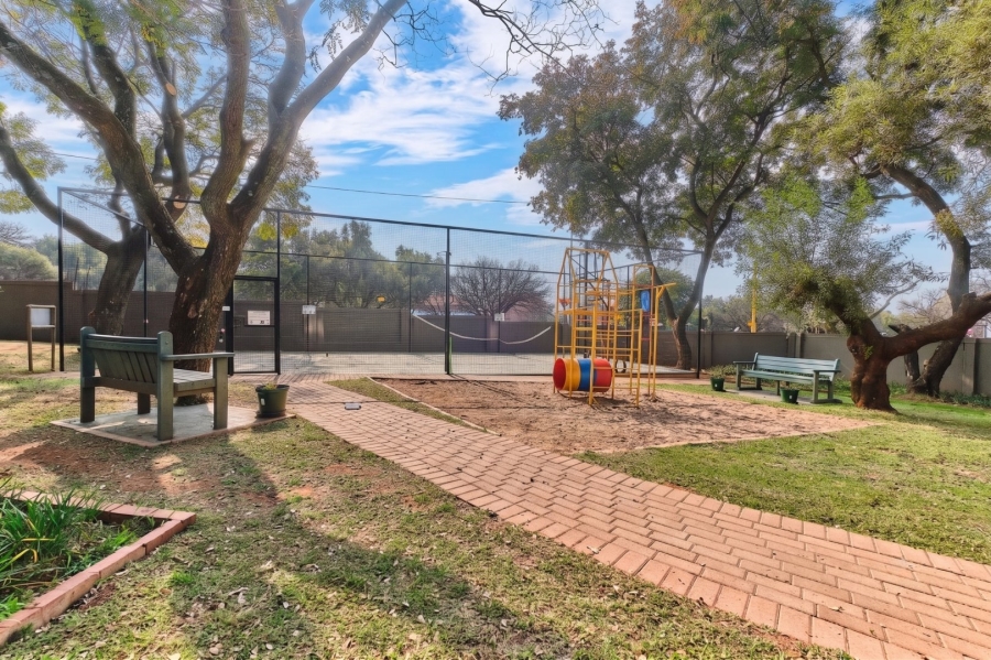2 Bedroom Property for Sale in Bryanston Gauteng