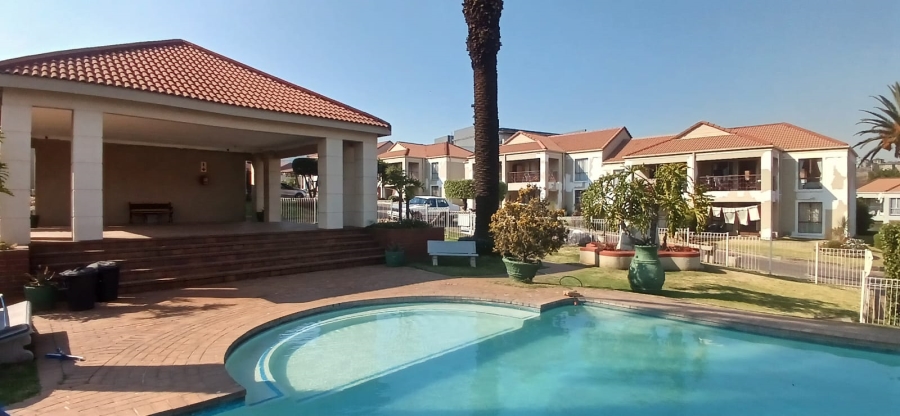 2 Bedroom Property for Sale in Oakdene Gauteng