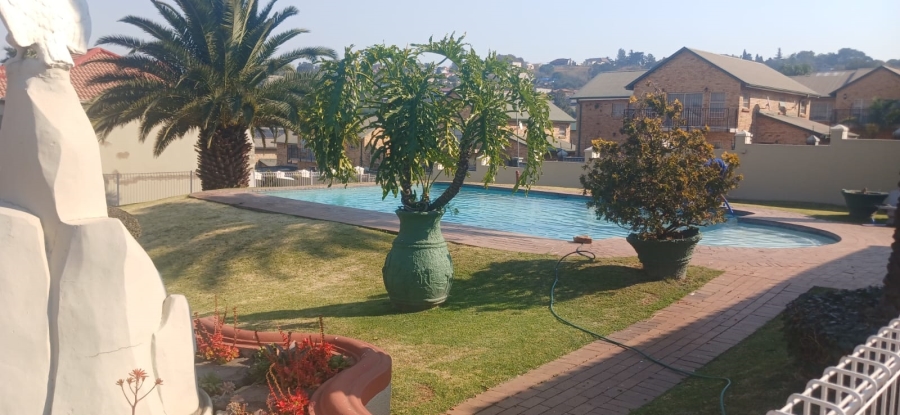 2 Bedroom Property for Sale in Oakdene Gauteng
