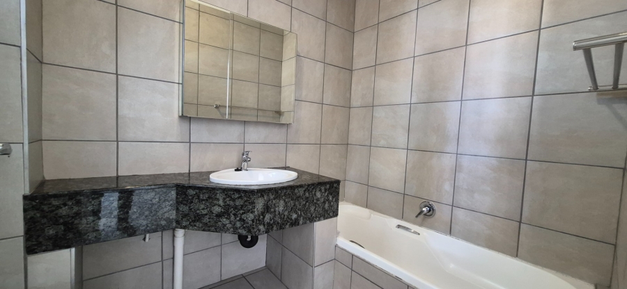1 Bedroom Property for Sale in Illovo Gauteng