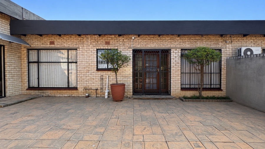 4 Bedroom Property for Sale in Three Rivers East Gauteng