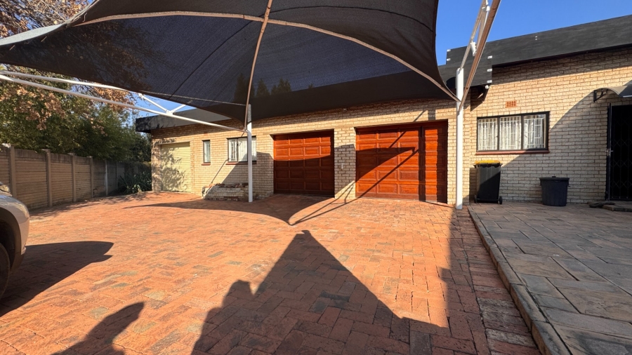 4 Bedroom Property for Sale in Three Rivers East Gauteng