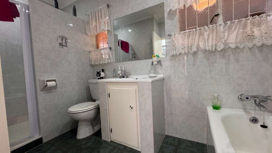 4 Bedroom Property for Sale in Three Rivers East Gauteng