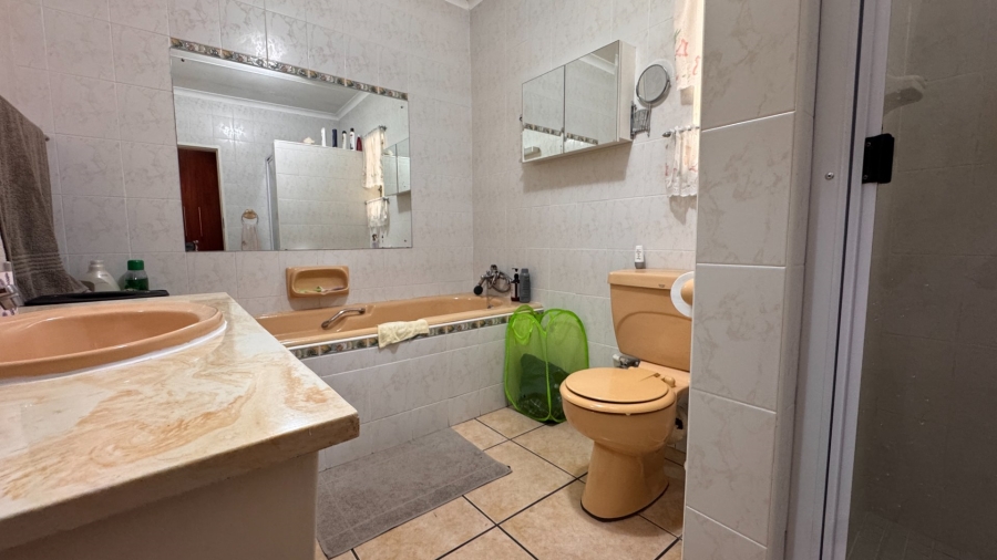 4 Bedroom Property for Sale in Three Rivers East Gauteng