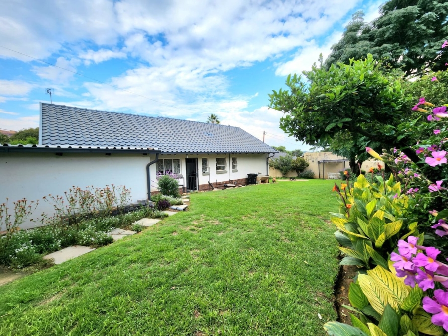 To Let 3 Bedroom Property for Rent in Mondeor Gauteng