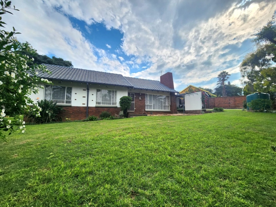 To Let 3 Bedroom Property for Rent in Mondeor Gauteng