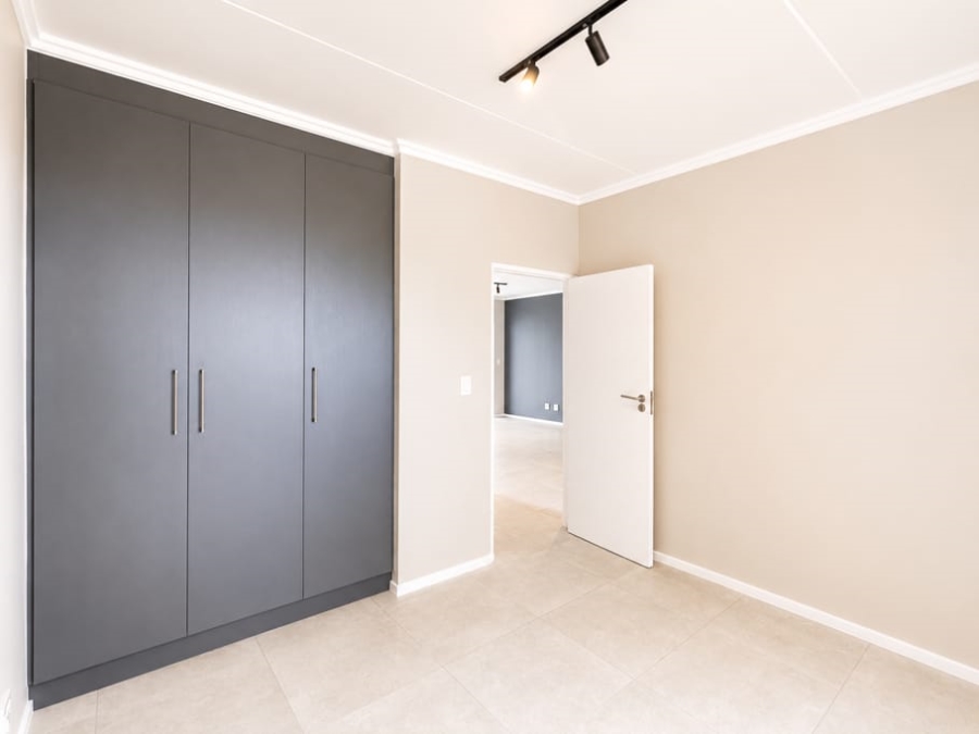To Let 2 Bedroom Property for Rent in Wierda Valley Gauteng