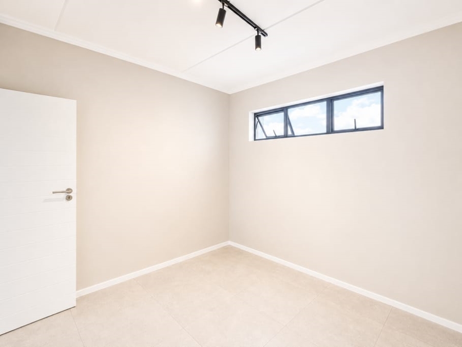 To Let 2 Bedroom Property for Rent in Wierda Valley Gauteng