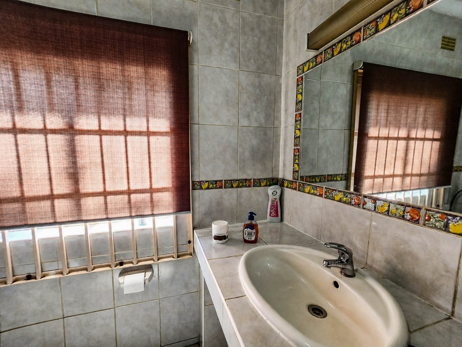 Commercial Property for Sale in Monavoni Gauteng
