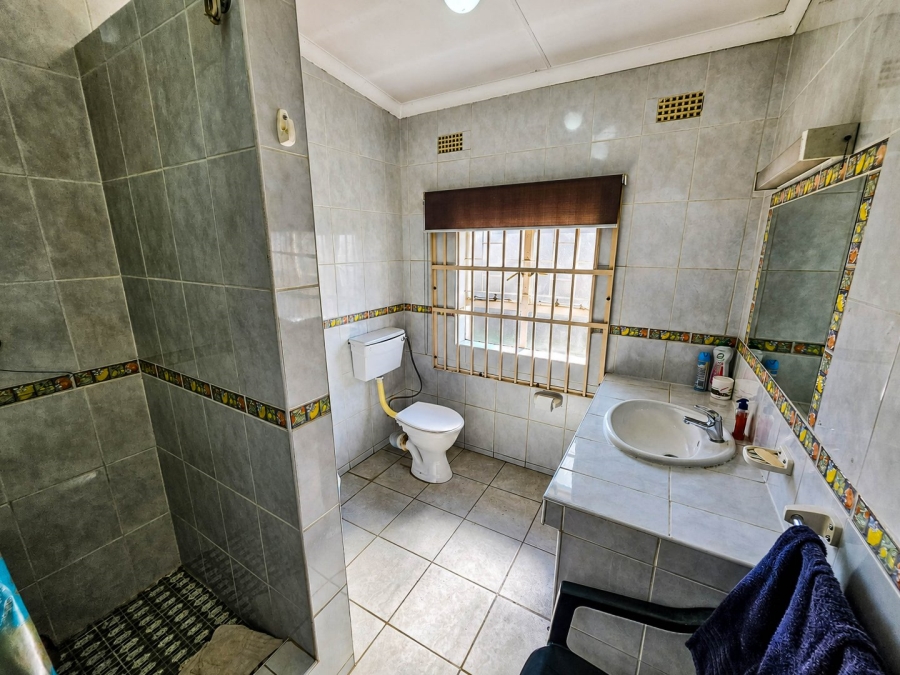 Commercial Property for Sale in Monavoni Gauteng