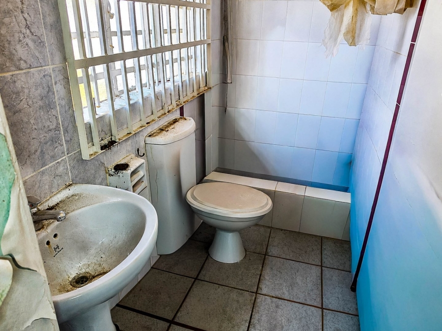 Commercial Property for Sale in Monavoni Gauteng