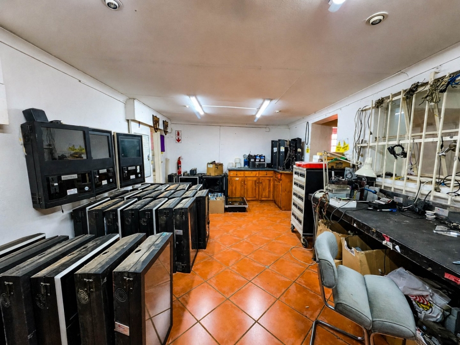 Commercial Property for Sale in Monavoni Gauteng