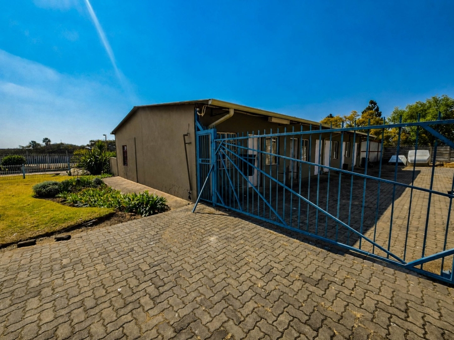 Commercial Property for Sale in Monavoni Gauteng