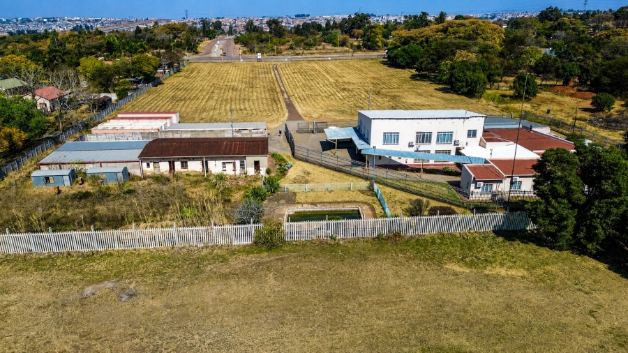 Commercial Property for Sale in Monavoni Gauteng