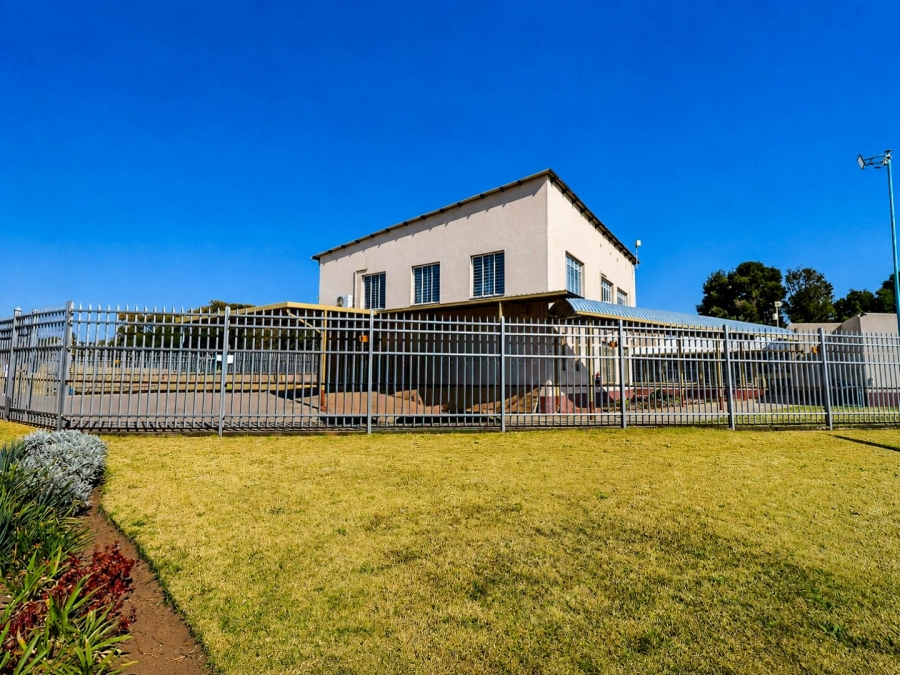 Commercial Property for Sale in Monavoni Gauteng