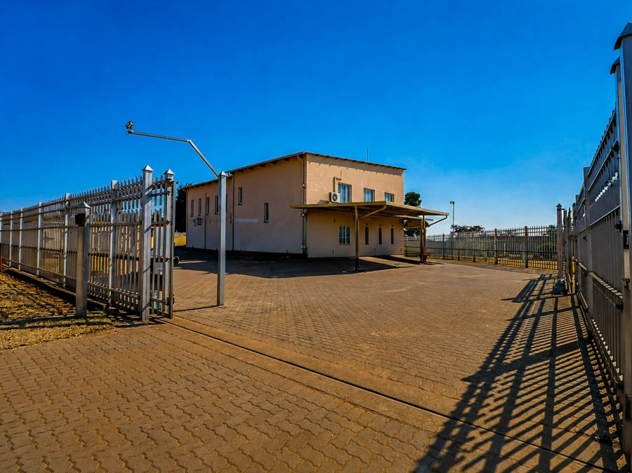 Commercial Property for Sale in Monavoni Gauteng