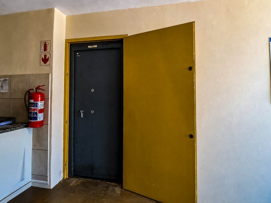 Commercial Property for Sale in Monavoni Gauteng