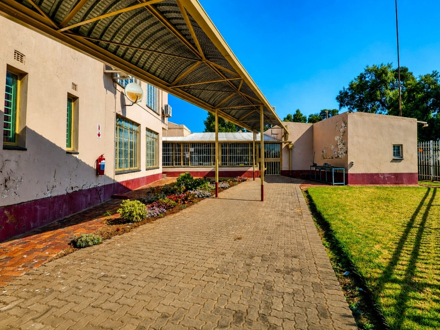 Commercial Property for Sale in Monavoni Gauteng