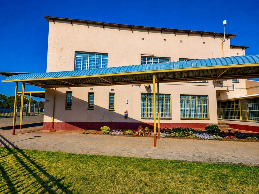 Commercial Property for Sale in Monavoni Gauteng