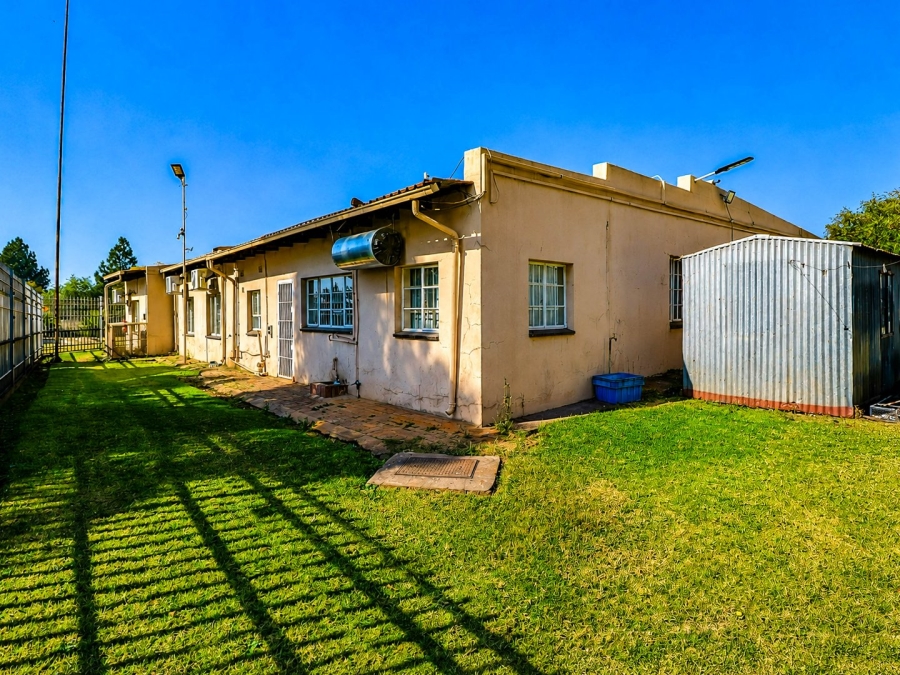 Commercial Property for Sale in Monavoni Gauteng