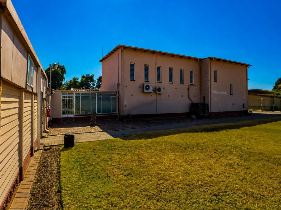 Commercial Property for Sale in Monavoni Gauteng