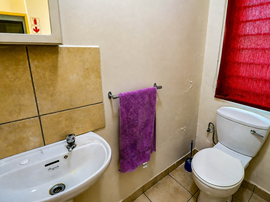 Commercial Property for Sale in Monavoni Gauteng