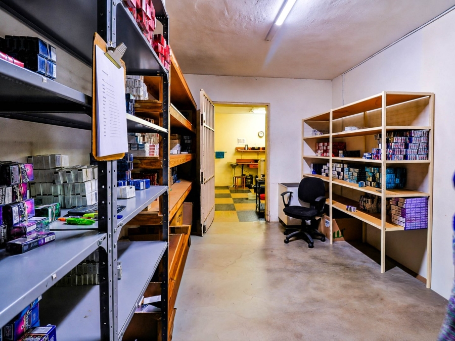 Commercial Property for Sale in Monavoni Gauteng