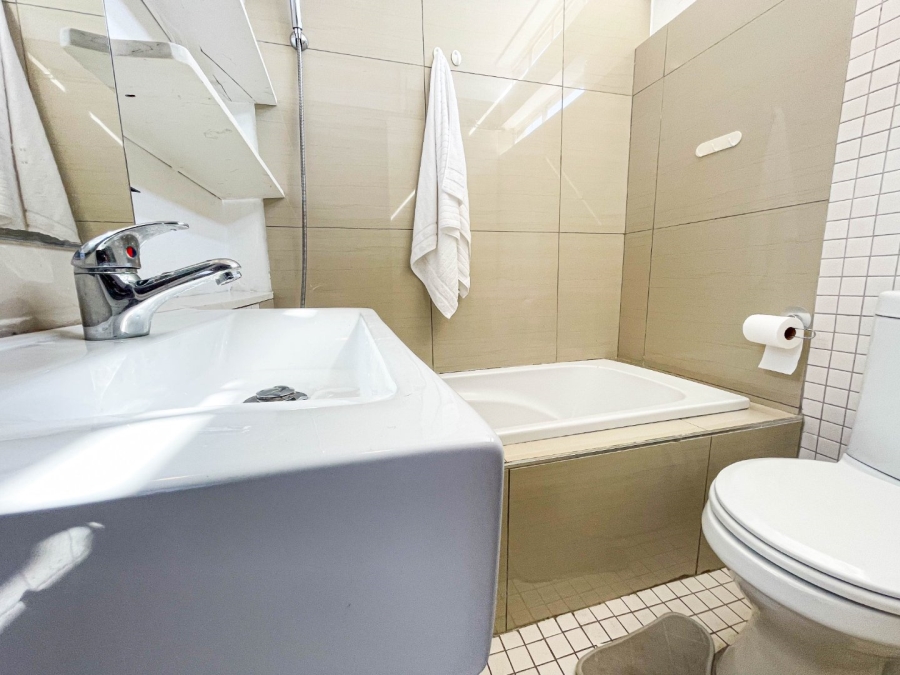To Let 1 Bedroom Property for Rent in Parkwood Gauteng