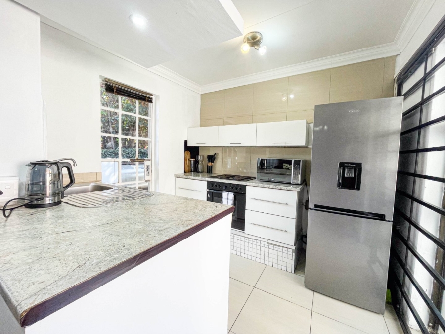 To Let 1 Bedroom Property for Rent in Parkwood Gauteng