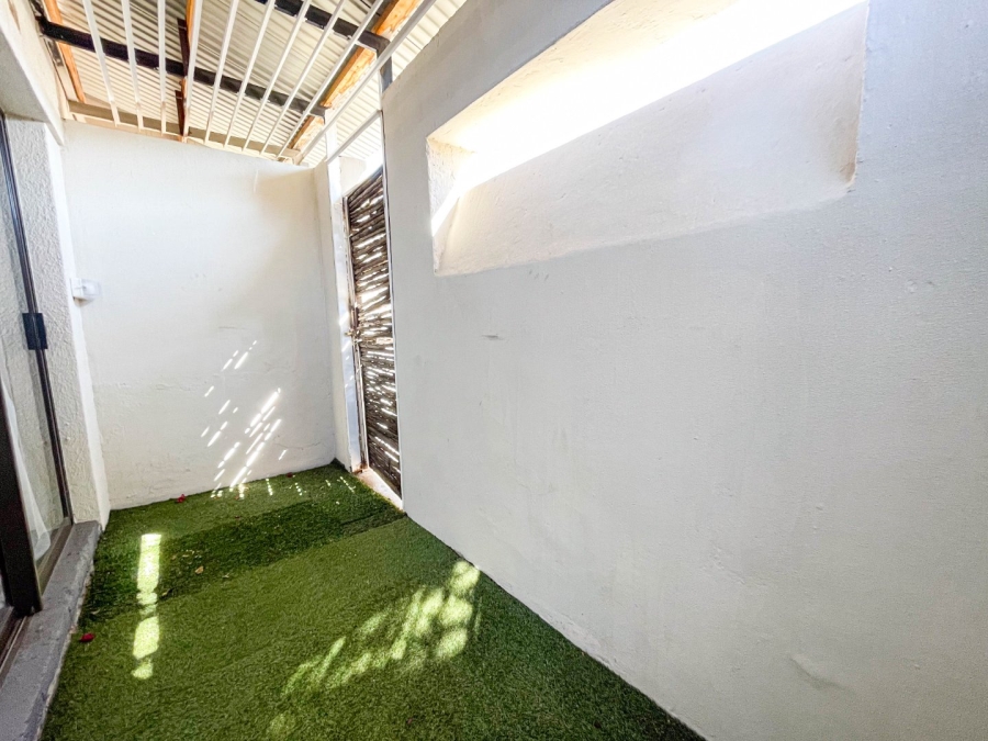 To Let 1 Bedroom Property for Rent in Parkwood Gauteng