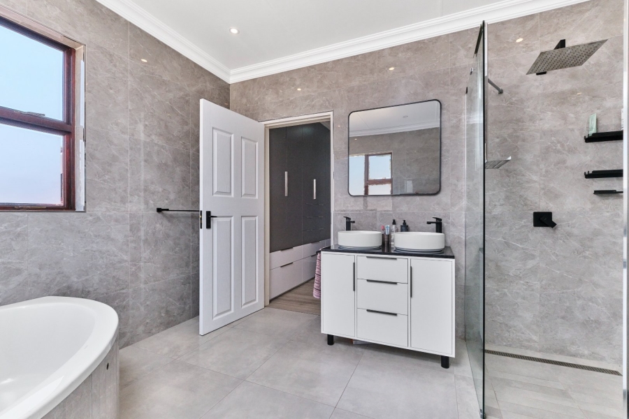 4 Bedroom Property for Sale in Johannesburg North Gauteng