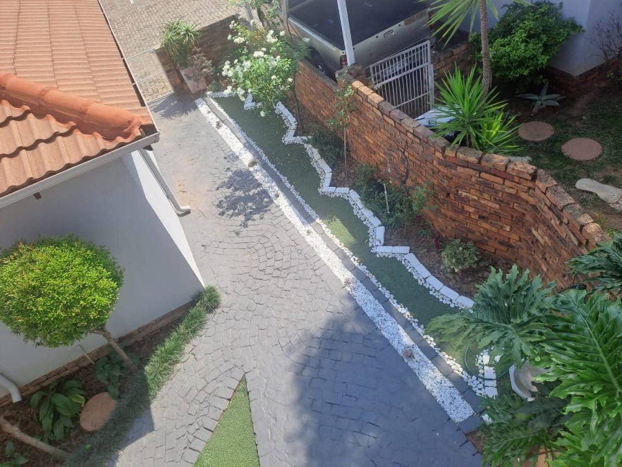 2 Bedroom Property for Sale in Erasmuskloof Gauteng