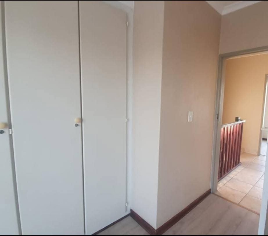 2 Bedroom Property for Sale in Erasmuskloof Gauteng