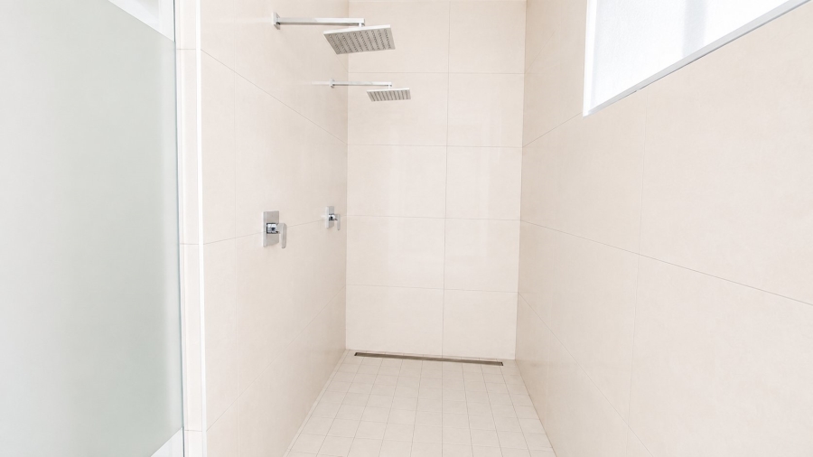 5 Bedroom Property for Sale in Midstream Ridge Gauteng