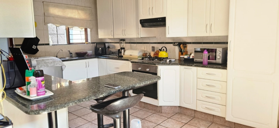 To Let 3 Bedroom Property for Rent in North Riding Gauteng