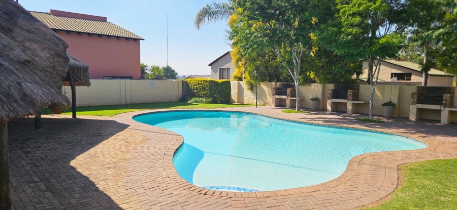 To Let 3 Bedroom Property for Rent in North Riding Gauteng