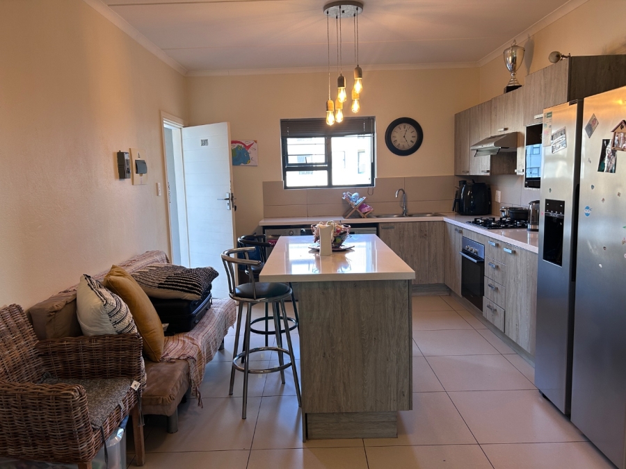 2 Bedroom Property for Sale in Erand Gardens Gauteng