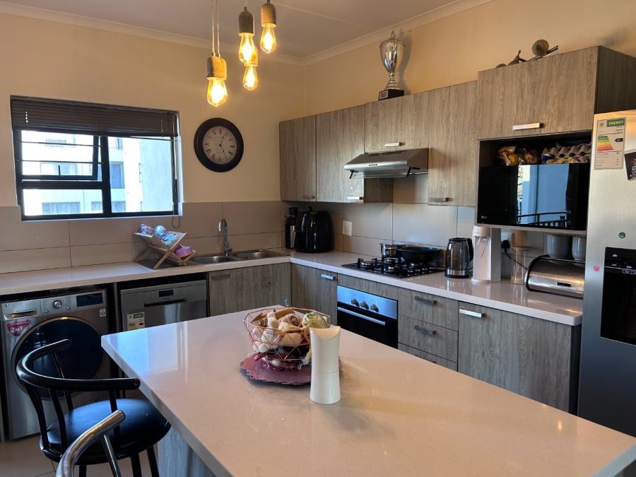 2 Bedroom Property for Sale in Erand Gardens Gauteng