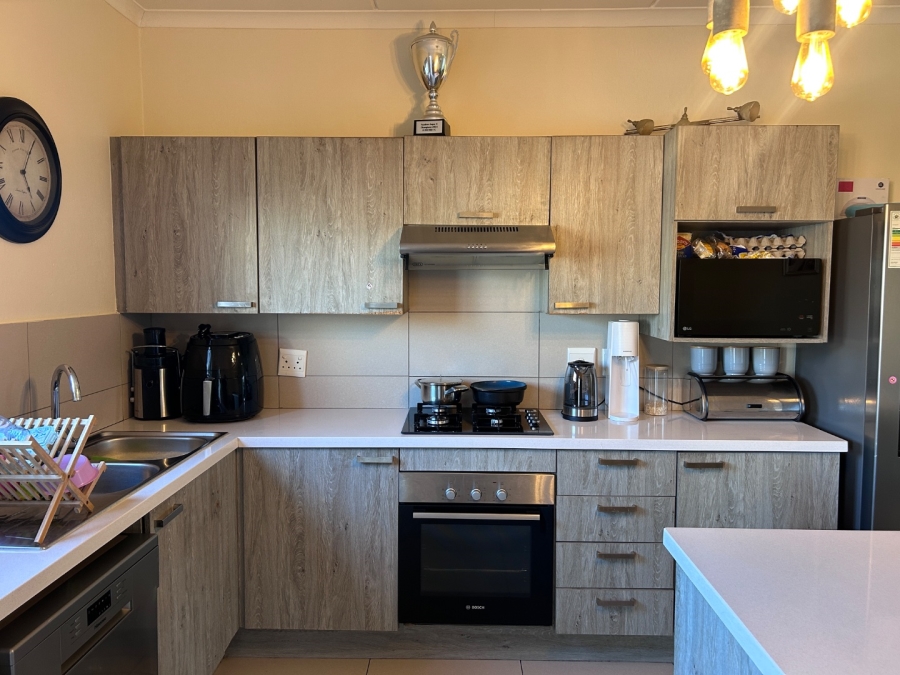 2 Bedroom Property for Sale in Erand Gardens Gauteng