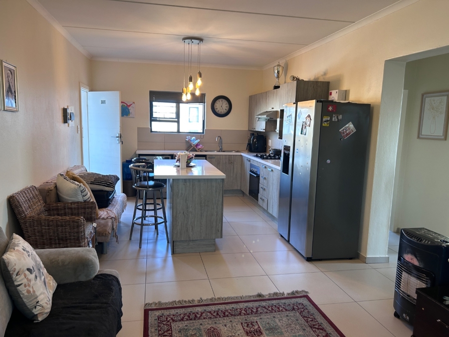 2 Bedroom Property for Sale in Erand Gardens Gauteng