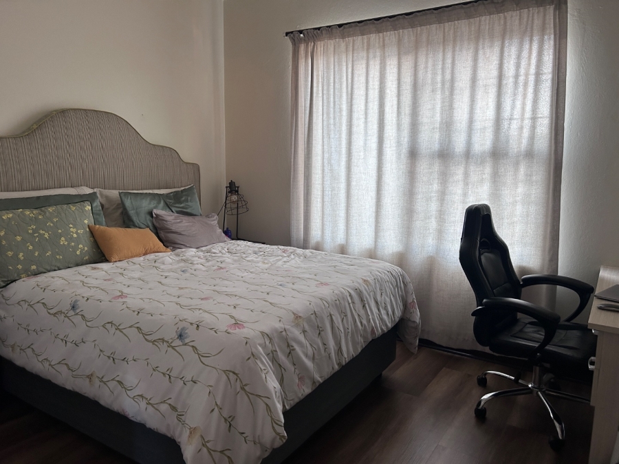2 Bedroom Property for Sale in Erand Gardens Gauteng
